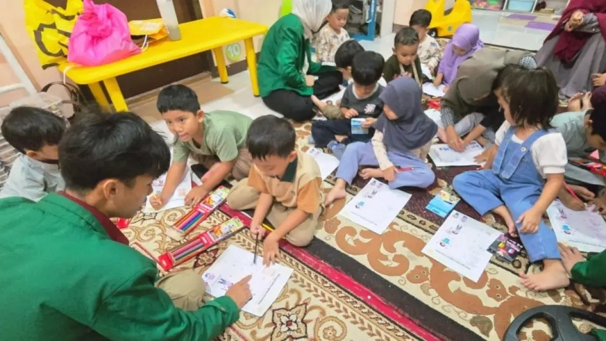 Fakultas Kesehatan Masyarakat Universitas Andalas menggelar Pengabdian kepada Masyarakat bertajuk “Edukasi Pemilihan Jajanan Sehat bagi Siswa Prasekolah Kota Padang” di PAUD-TK Ummah Kota Padang, Rabu (3/6). (DOK UNAND)
