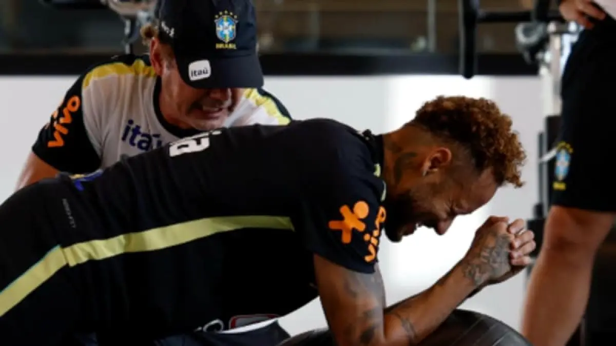 Neymar menjalani pemulihan cedera sehingga absen bersama Timnas Brasil di laga Grup C Piala Dunia 2026 melawan Maroko.(Foto: X @CBF_Futebol)