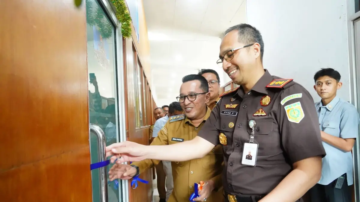 Pemkab Tanahdatar dan Kejari Tanahdatar menandatangani kerja sama penanganan masalah hukum untuk mencegah pelanggaran dalam tata kelola pemerintahan. (DOKUMENTASI PEMKAB TANAHDATAR)