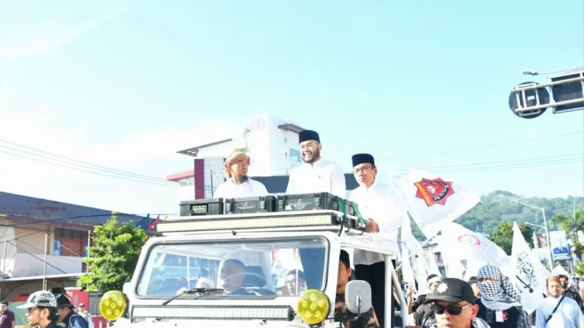 Wali Kota Padang Fadly Amran dan Wakil Wali Kota Maigus Nasir mengikuti Parade Tauhid 1448 Hijriah di Kota Padang.(Foto: Diskominfo)