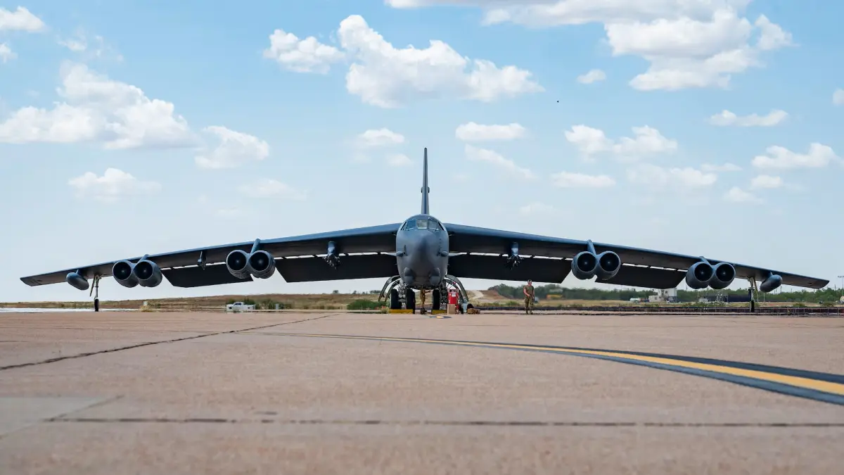 B-52 Stratofortress, pesawat pengebom milik Angkatan Udara Amerika Serikat (AS) saat berada di Pangkalan Udara Minot North Dakota. (AIR FORCE GLOBAL STRIKE COMMAND)