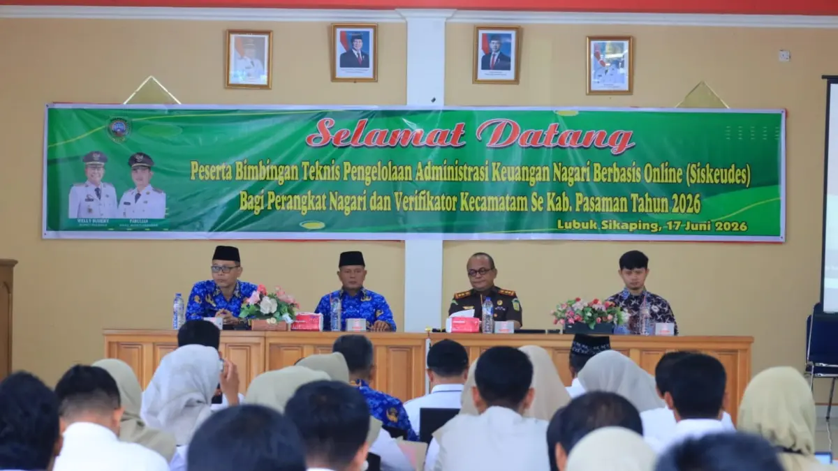 Bupati Pasaman Welly Suhery saat Bimbingan Teknis Pengelolaan Keuangan Negara Berbasis Online (Siskeudes) yang diikuti 124 perangkat nagari dan verifikator kecamatan se-Kabupaten Pasaman, Rabu (17/6). (DOK PROKOPIM)