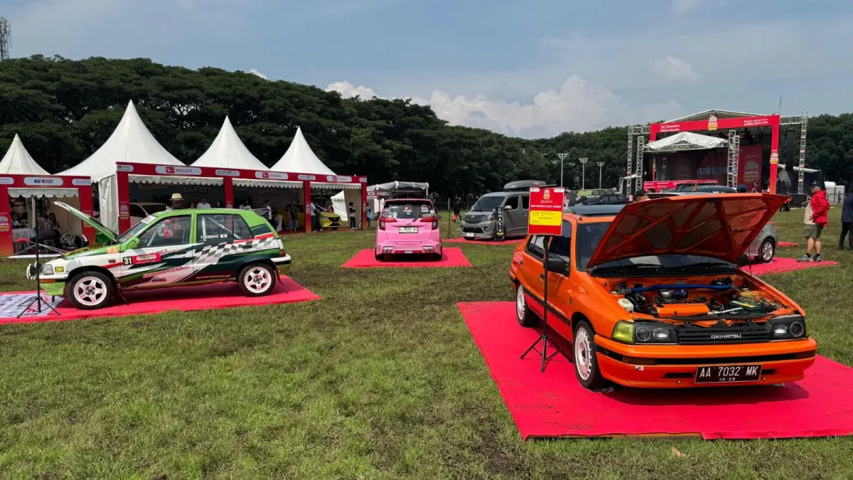 Suasana kegiatan Daihatsu Kumpul Sahabat yang menghadirkan berbagai aktivitas keluarga, komunitas, hiburan musik, dan dukungan bagi pelaku UMKM. Tahun 2026, Depok menjadi kota pertama penyelenggaraan acara tersebut.