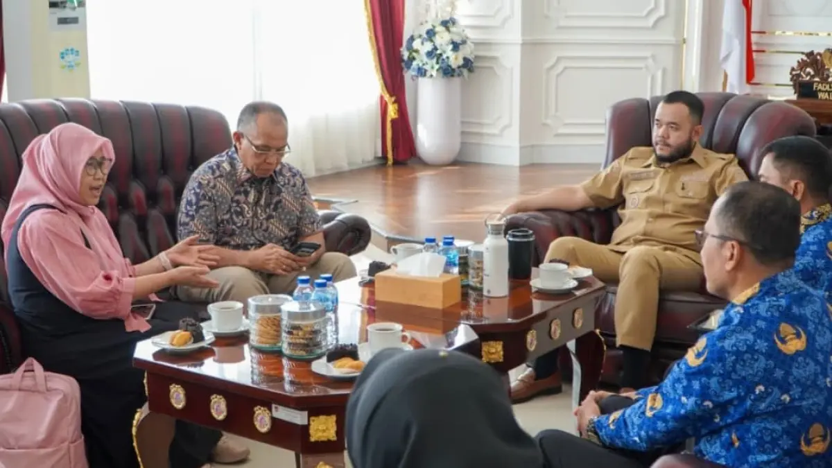 Wali Kota Padang Fadly Amran menerima Tim Peneliti Unand untuk Perkuat Kesiapsiagaan Gempa dan Tsunami di Padang.(Foto: Diskominfo)