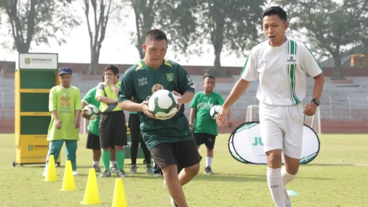 Bonek, Bonita dan Komunitas Disabilitas mengikuti perayaan HUT ke-99 Persebaya Surabaya di Gelora 10 November dengan semangat Persebaya untuk Semua.(Foto: Corcom)