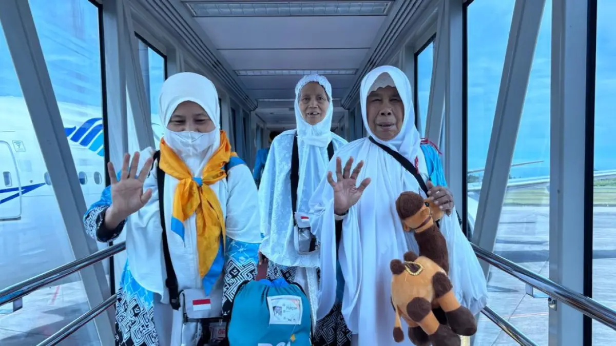 Jamaah haji Kloter 13 saat tiba di BIM, Padangpariaman, Kamis (18/6). (DOK KEMENHAJ SUMBAR)