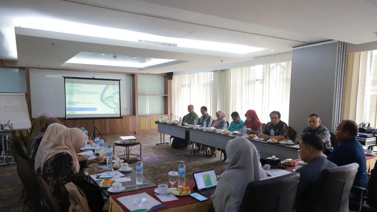 Rapat Forum Kemitraan Pengelolaan Kerja Sama Fasilitas Kesehatan dan Pemangku Kepentingan Tingkat Kabupaten Tanahdatar Semester I Tahun 2026 berlangsung serius di Emersia Hotel Batusangkar, Kamis (18/6). (DOK PEMKAB TANAHDATAR)