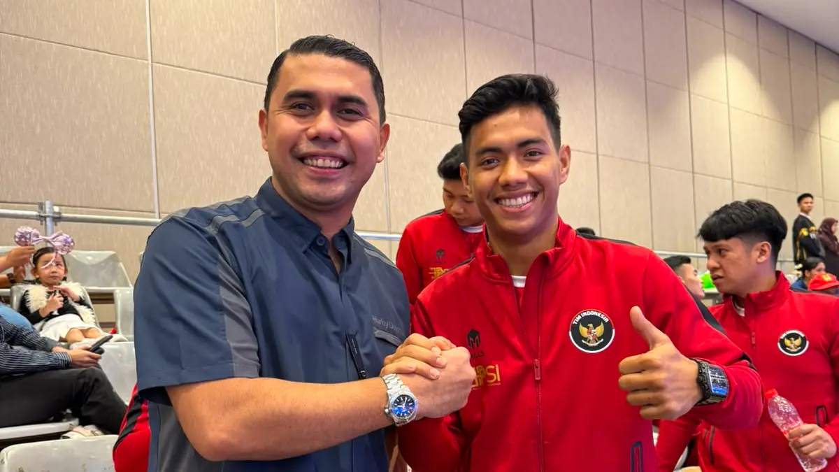 Sekretaris Umum KONI Sumatera Barat Anandya Dipo Pratama mendampingi atlet karate Sumbar Bripda Farhan Al Amin yang memperkuat Tim Nasional Indonesia pada Kejuaraan Karate Asia ke-22 dan Para-Karate Asia ke-5 di Bali, 18–21 Juni 2026.