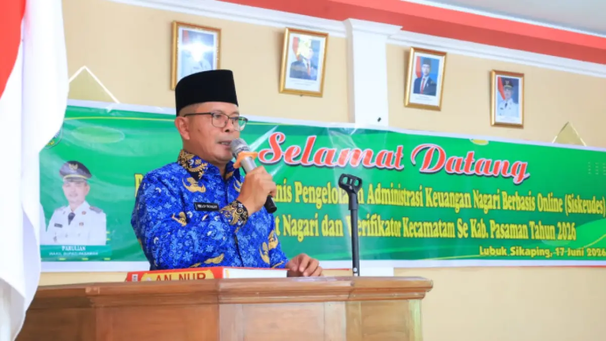 Bupati Pasaman Welly Suhery saat membuka Bimtek Siskeudes di Lubuksikaping, Rabu (17/6/).