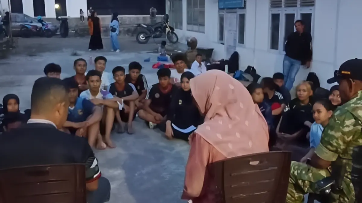 Ketua Forki Tanahdatar Kamrita meninjau langsung pemusatan latihan atlet karate di Sekretariat Forki Tanahdatar, Batusangkar, menjelang Kejuaraan Trofi Bergilir Ketua Forki Sumbar dan Pra-Porprov 2026 di Pasaman.