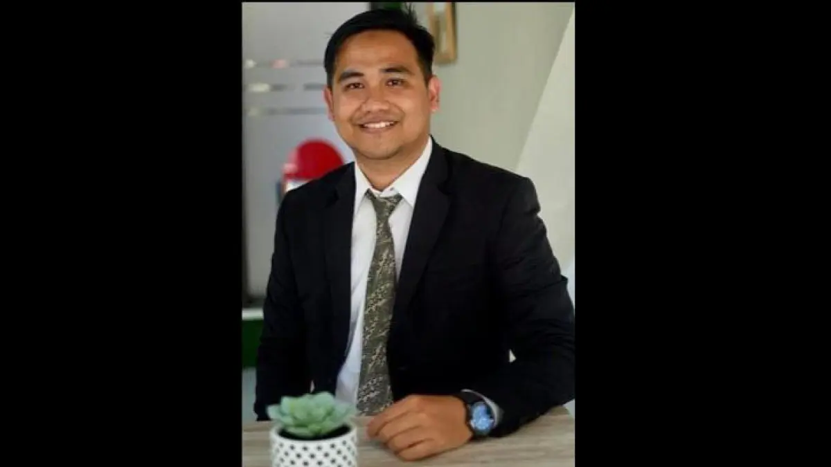  Mahmud Aditya Rifqi 