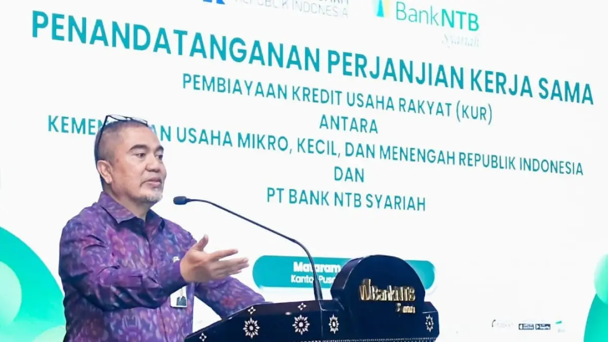 Plt Deputi Bidang Usaha Mikro sekaligus Deputi Bidang Kewirausahaan Kementerian UMKM, Riza Damanik saat hadiri penandatanganan MoU.(Foto: Humas)