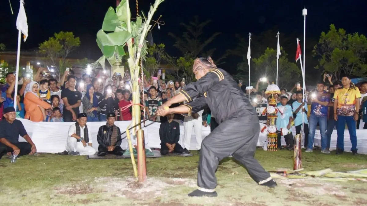 Prosesi Manabang Batang Pisang dalam rangkaian Pesona Budaya Hoyak Tabuik Piaman 2026 berlangsung dengan lokasi baru sebagai bagian dari pelestarian tradisi budaya khas Kota Pariaman.
