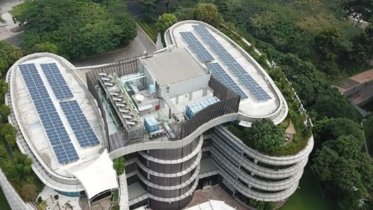 Pemasangan panel surya oleh SUN Energy di BSD Green Office Park 6 .(IST)