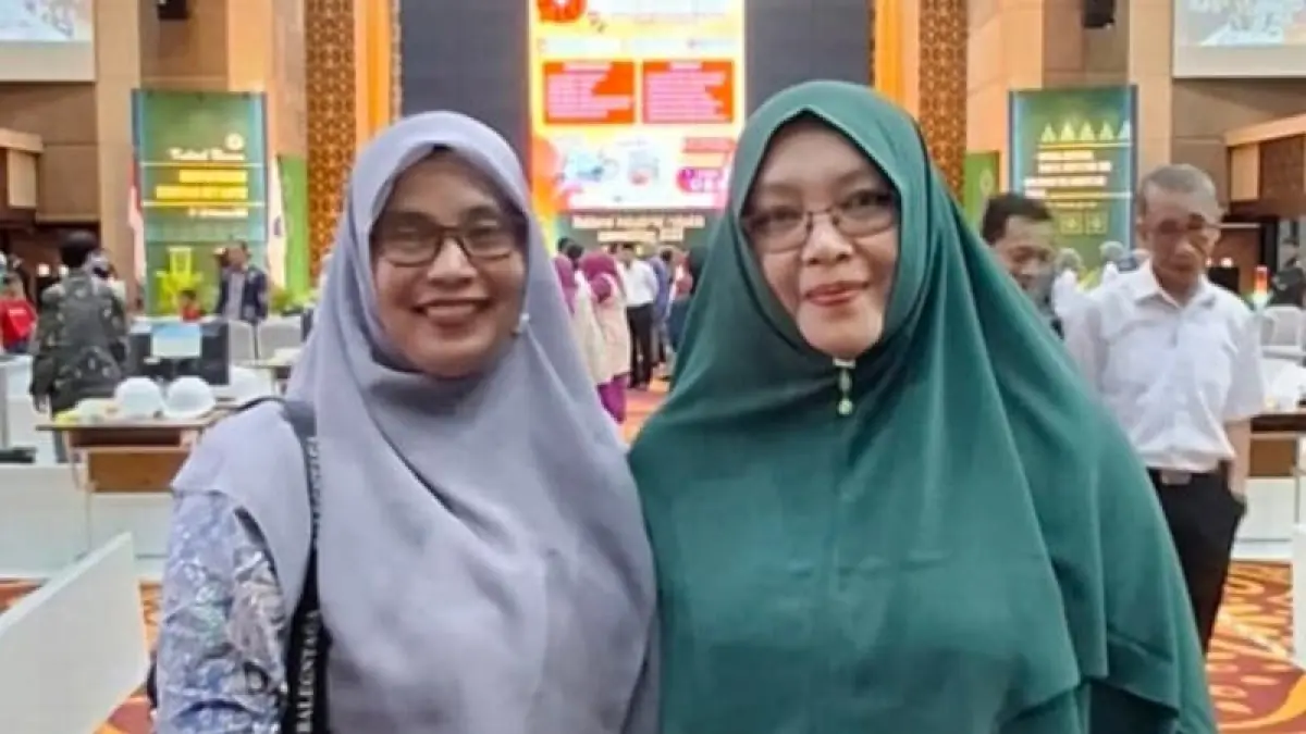 Dr. Nur Azmi Alwi dan Yesni Yenti, M.Pd menjadi panelis utama kluster Ilmu Pendidikan pada ISRF-2 2026 di UIN Bukittinggi.(Foto: KKPS UNP)
