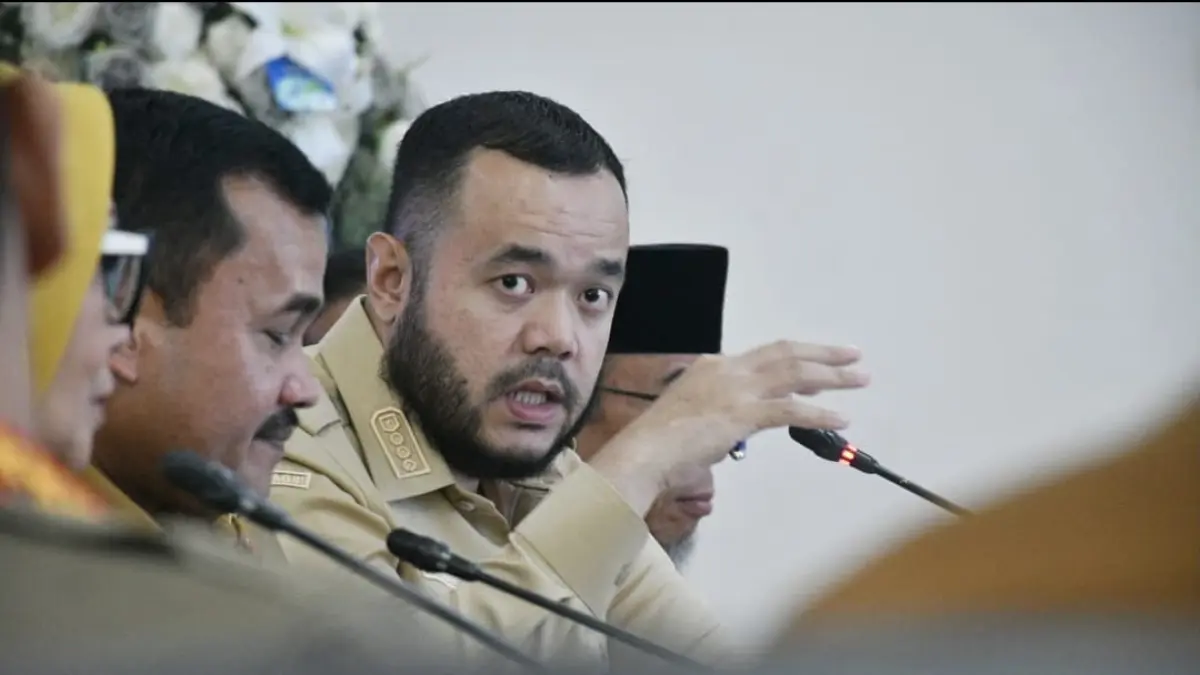 Wali Kota Padang Fadly Amran memimpin rapat persiapan Hari Jadi Kota Padang ke-357 yang akan dimeriahkan 19 event selama 12 hari.(Foto: Diskominfo)