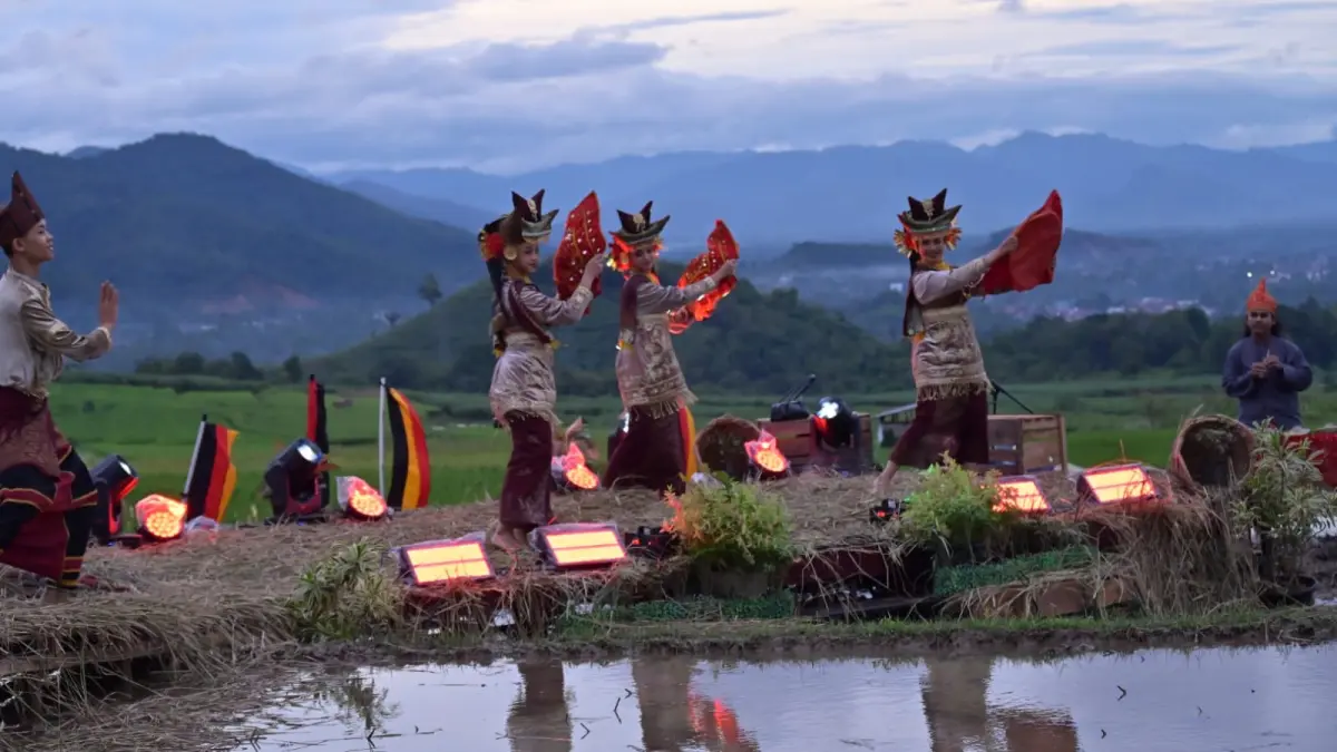 Menikmati rangkaian kegiatan Selatan Sunset Festival 2026 di kawasan Gadih Angik, Payakumbuh Selatan, yang menampilkan wisata alam, seni budaya, dan produk UMKM lokal.