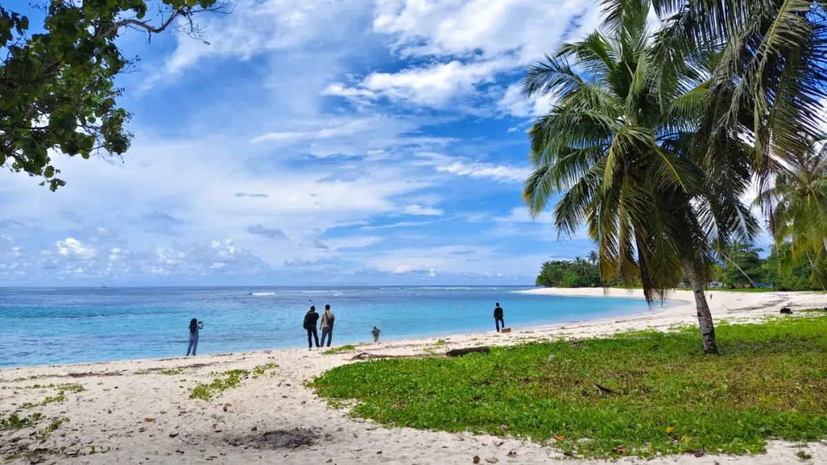 Desa Katiet di Mentawai disebut bak Disneyland peselancar dunia dan akan menjadi tuan rumah kejuaraan surfing internasional pada September 2026.