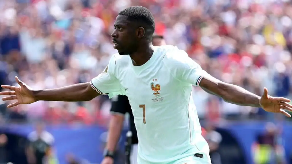 Ousmane Dembélé merayakan gol ketiganya yang membawa Prancis menang 4-1 atas Norwegia. Hattrick yang dicetak dalam 32 menit menjadi yang tercepat kedua dalam sejarah Piala Dunia, hanya kalah dari catatan Erich Probst pada edisi 1954. (Foto: FIFA)