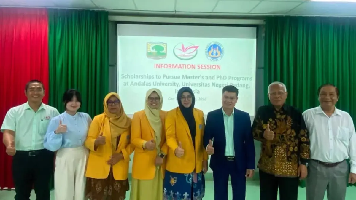 Tim dosen FIS Universitas Negeri Padang melakukan riset internasional tentang ekowisata halal bersama komunitas Muslim Cham di An Giang, Vietnam.(Foto: KKPS UNP)