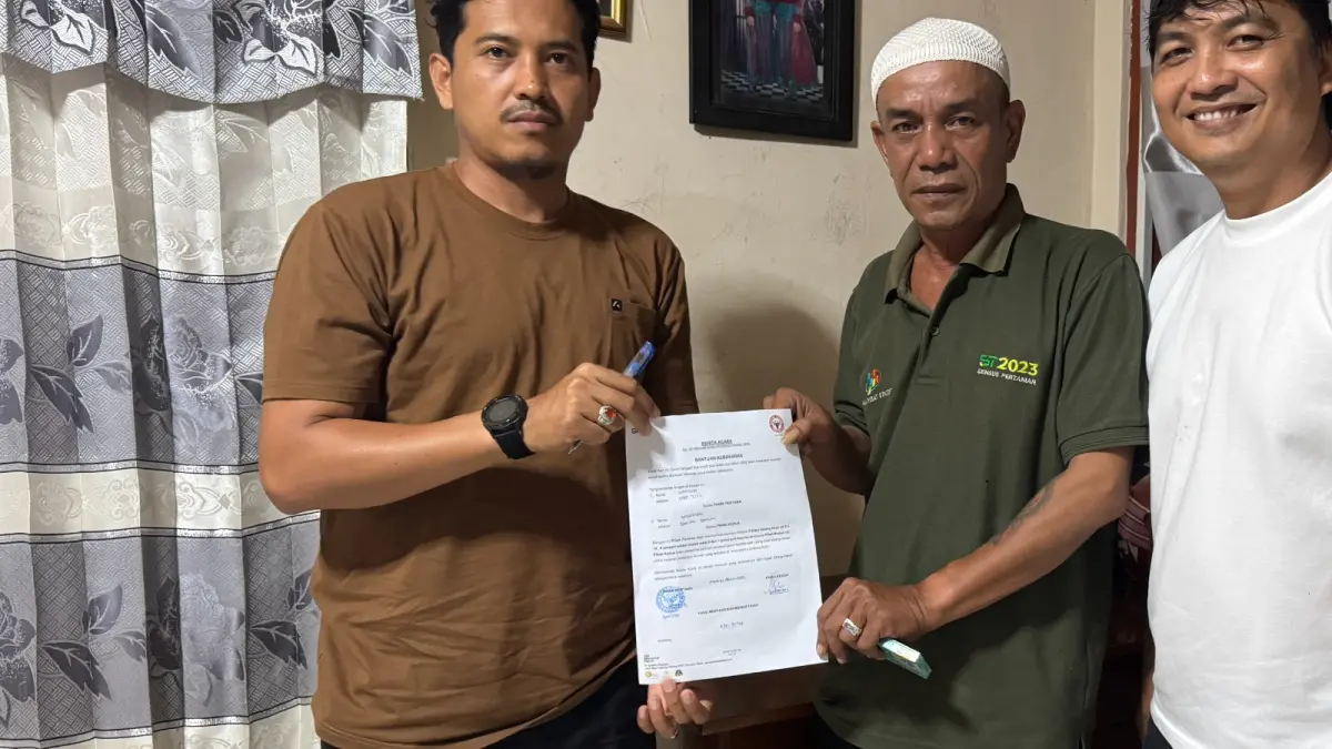 PT Semen Padang menyerahkan bantuan material bangunan kepada korban kebakaran di Kelurahan Lambung Bukit, Kecamatan Pauh, Kota Padang, sebagai bentuk kepedulian perusahaan terhadap masyarakat di sekitar wilayah operasionalnya.