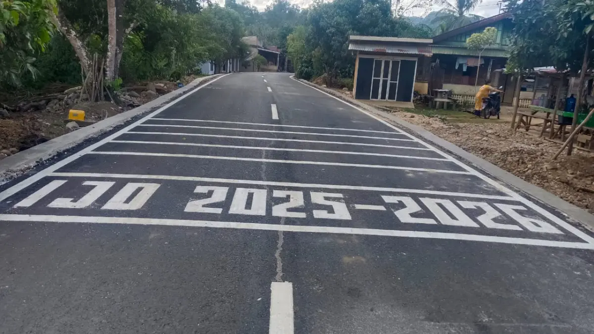 Kondisi ruas jalan di Nagari Muaro Tais, Kecamatan Mapat Tunggul, Kabupaten Pasaman, yang telah selesai dibangun melalui program Inpres Jalan Daerah (IJD) sepanjang sekitar 7,5 kilometer. (BPJN Sumbar)