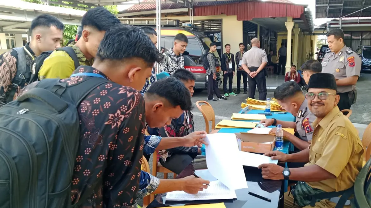 Pemeriksaan Administrasi Pendidikan Umum (Ijazah) dalam Seleksi Penerimaan Calon Anggota Polri pada Pabanrim Polres Kota Pariaman beberapa waktu lalu. (TIM LAMAN GURU)