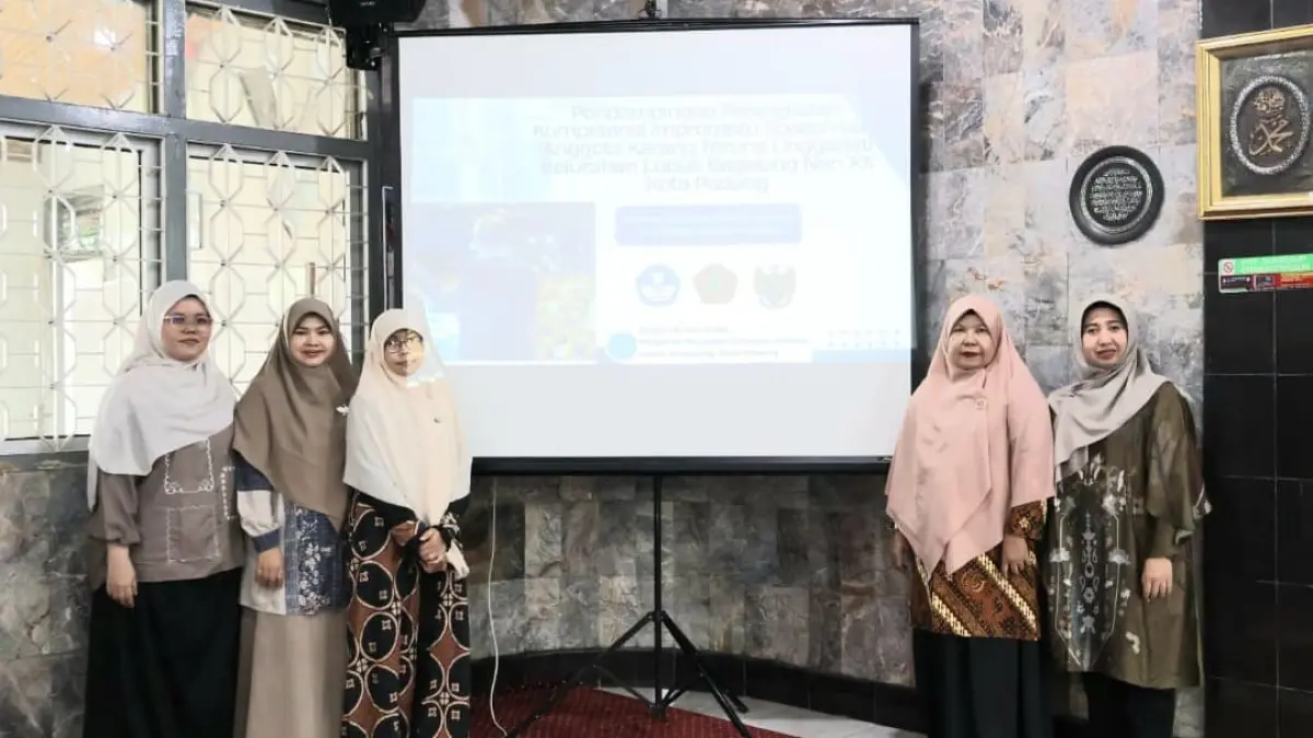 Tim PKM Jurusan Bahasa Inggris Politeknik Negeri Padang (PNP) yang melaksanakan pendampingan Impromptu Speech di Lubeg.(Foto: Sari)