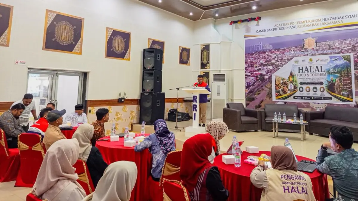 Puluhan pelaku UMKM mengikuti Seminar Halal Food & Tourism yang digelar Pertamina Patra Niaga Regional Sumbagut bersama GESID Halal Center dan RRI Lhokseumawe di Aula RRI Lhokseumawe, Kamis (25/6/2026), sebagai upaya memperkuat ekosistem halal dan meningkatkan daya saing produk lokal.