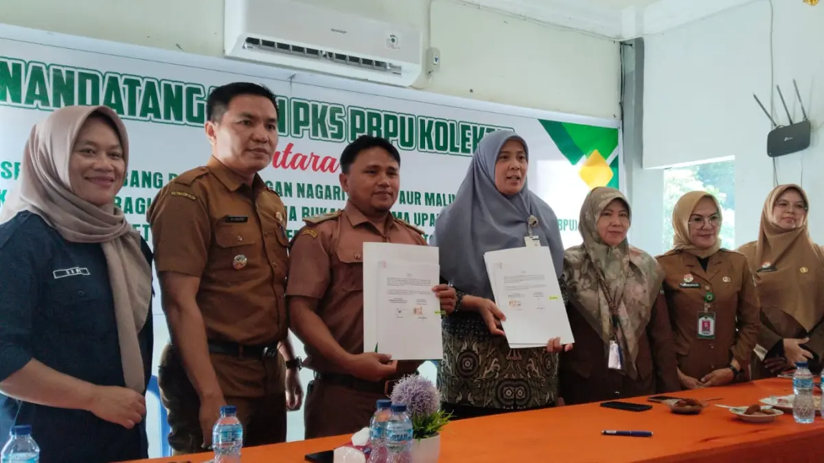 Penandatanganan Perjanjian Kerja Sama Peserta Bukan Penerima Upah (PBPU) Kolektif antara BPJS Kesehatan Cabang Padang dan Pemerintah Nagari III Koto Aur Malintang Selatan, Selasa (30/6/2026).