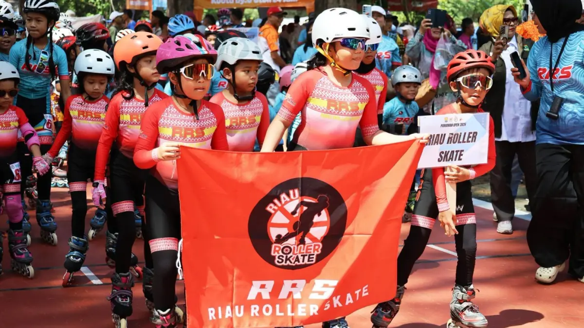 Kejuaraan Sepatu Roda Tingkat Nasional Pariaman Open 2026 resmi dibuka. Sebanyak 756 atlet dari 42 klub se-Indonesia berlaga memperebutkan Piala Wali Kota Pariaman di Arena Sepatu Roda Pantai Cermin, Jumat (3/7/2026).