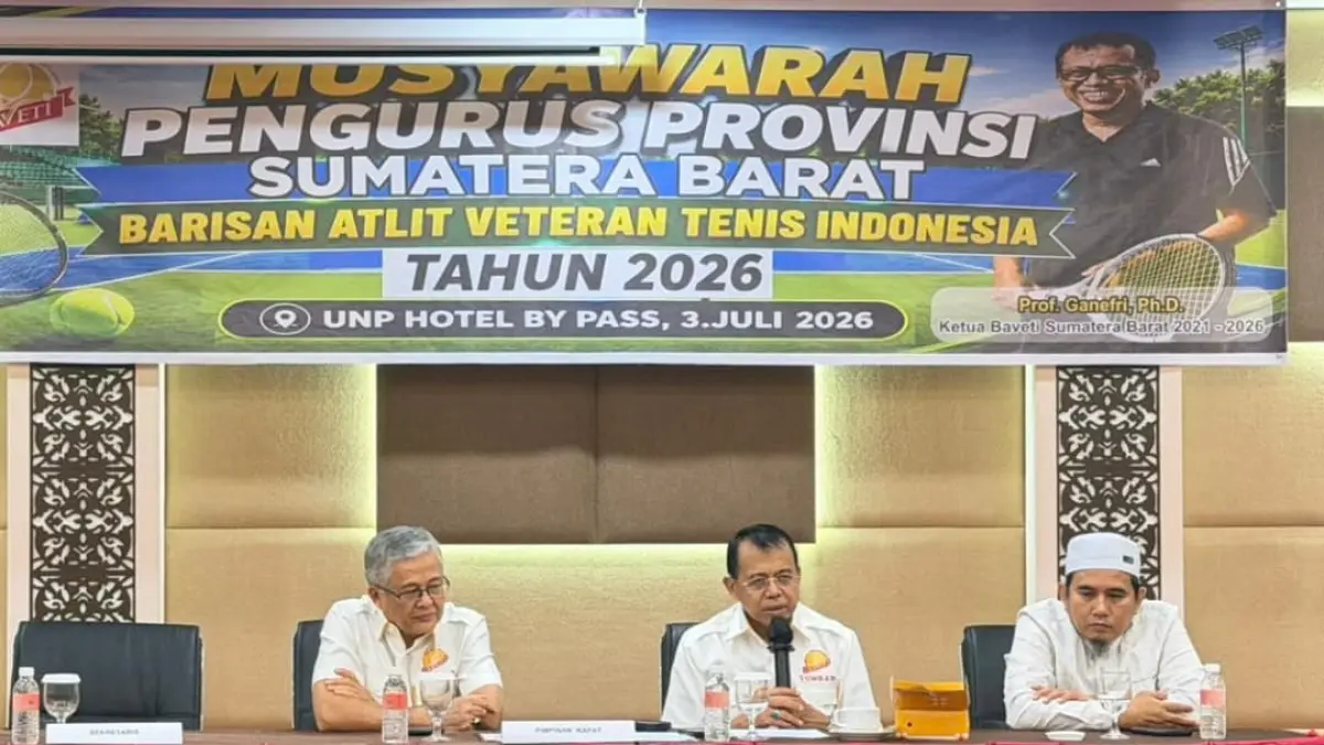 Prof. Ganefri menerima mandat sebagai Ketua Umum BAVETI Sumbar periode 2026–2031 usai terpilih secara aklamasi dalam Musprov di Padang.(Foto: IST)