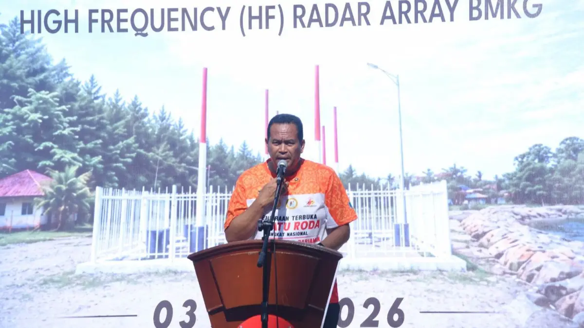 Wali Kota Pariaman Yota Balad beri kata sambutan saat peresmian fasilitas HF Radar Array bersama Kepala BMKG dan Gubernur Sumbar di Pantai Anas Malik, Kota Pariaman, Jumat (3/7/2026).