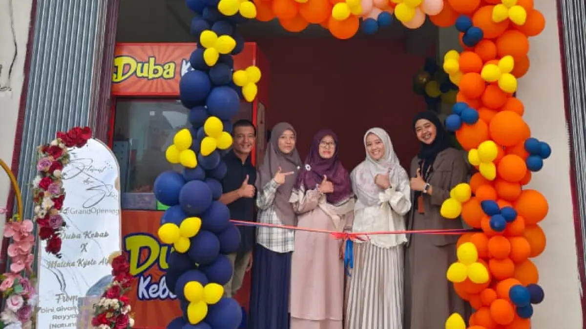 Duba Kebab Alahan Panjang resmi beroperasi di Jalan Teuku Umar, Taratak Galundi, Kabupaten Solok. Outlet baru ini menawarkan beragam menu kebab sekaligus membuka peluang ekonomi bagi masyarakat sekitar.