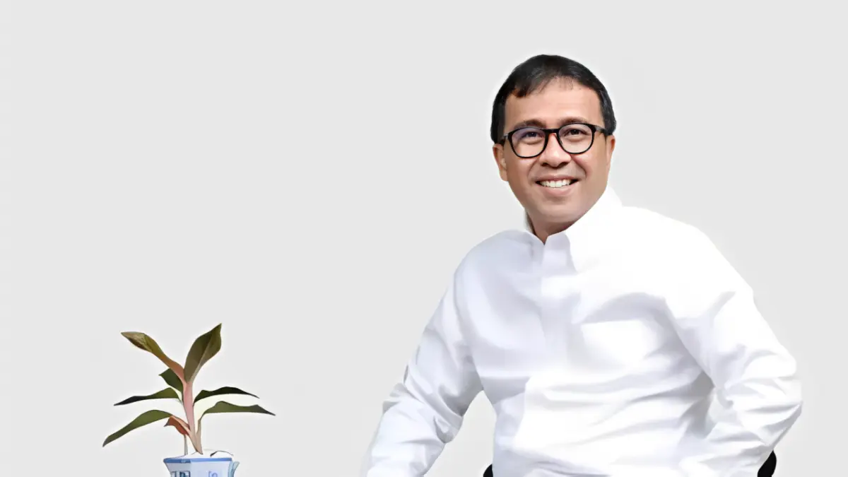  Direktur Utama PT Semen Padang Pri Gustari Akbar