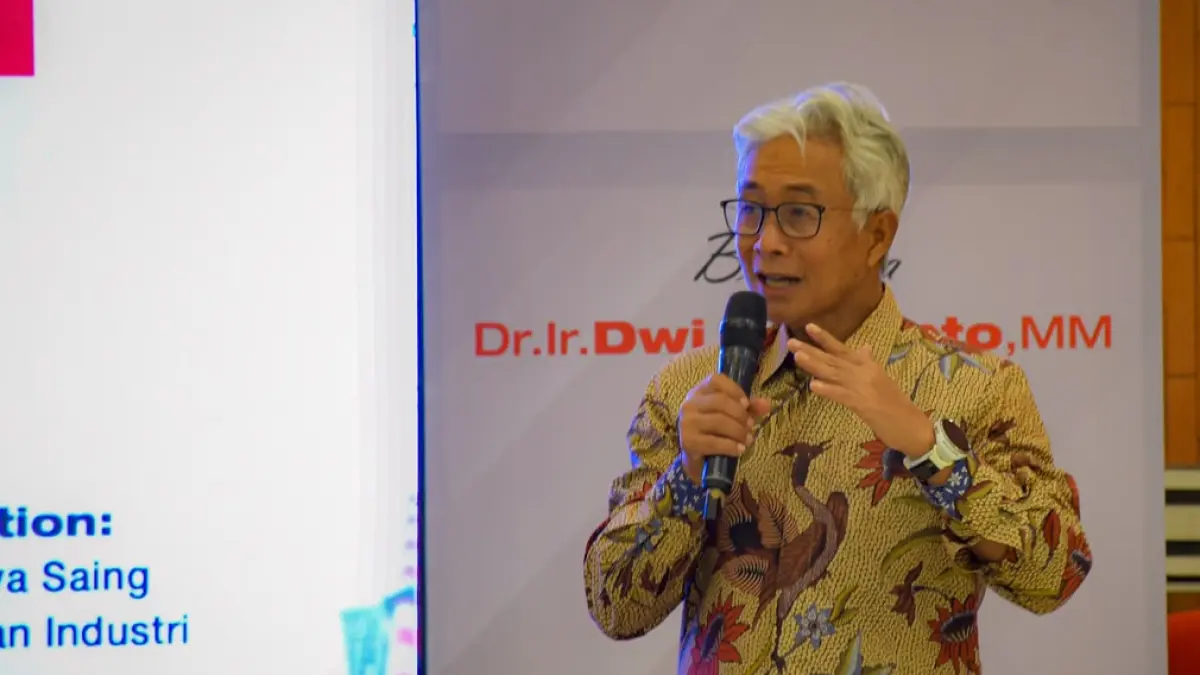 Sharing session bersama Prof. (H.C.) Dr. Ir. Dwi Soetjipto, M.M. di Wisma Indarung sebagai bagian dari komitmen perusahaan memperkuat transformasi, budaya belajar, dan tata kelola dalam rangka HUT ke-68 Pengambilalihan PT Semen Padang.