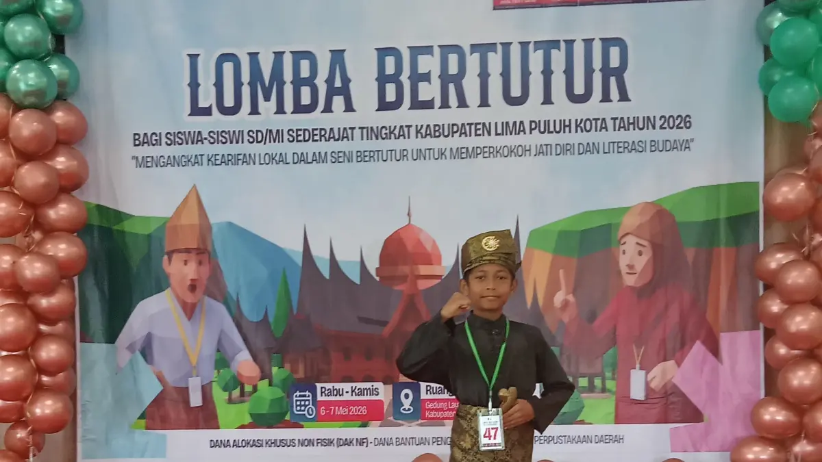 Siswa Kelas V UPTD SD Negeri 01 Maek, Muhammad Al Fatih saat mengikuti lomba bertutur beberapa waktu lalu. (TIM LAMAN GURU)