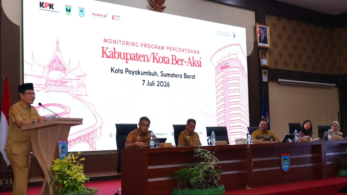Wali Kota Payakumbuh Zulmaeta membuka monitoring implementasi indikator Kabupaten/Kota Ber-Aksi oleh KPK RI sebagai upaya memperkuat tata kelola pemerintahan yang bersih, transparan, dan akuntabel di Balai Kota Payakumbuh, Selasa (7/7/2026).