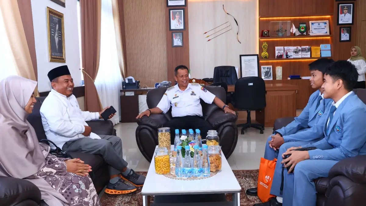 Wakil Wali Kota Payakumbuh Elzadaswarman menerima paparan inovasi "Bonsimi Urang Rantau" dari siswa Insan Cendekia Boarding School (ICBS) yang akan mengikuti FIKSI Tahap II 2026. 
