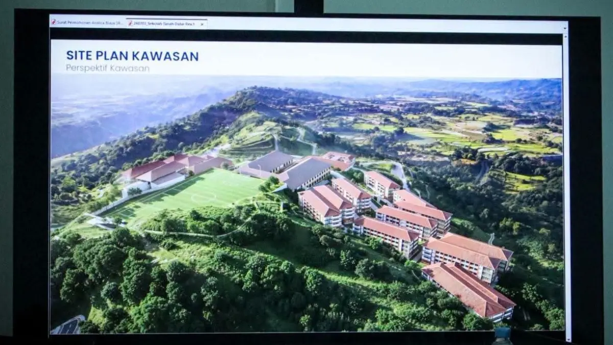 Rancangan (site plan) kawasan Sekolah Rakyat di Nagari Tanjung Alam, Kabupaten Tanahdatar, yang disiapkan berkapasitas hingga 3.000 siswa. Proyek pendidikan itu tengah dimatangkan bersama Kementerian PU dengan memperhatikan aspek keamanan karena lokasi pembangunan berada di kawasan berbukit. (Dok)