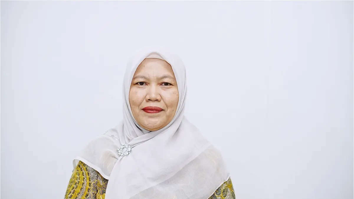 Prof Dr Azrimaidaliza, S.K.M., M.K.M
