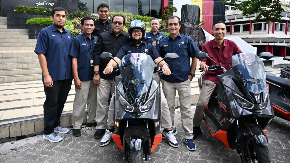 PT Semen Padang mulai mengoperasikan 72 motor listrik sebagai bagian dari transisi energi dari BBM menuju energi baru terbarukan dan target dekarbonisasi perusahaan.