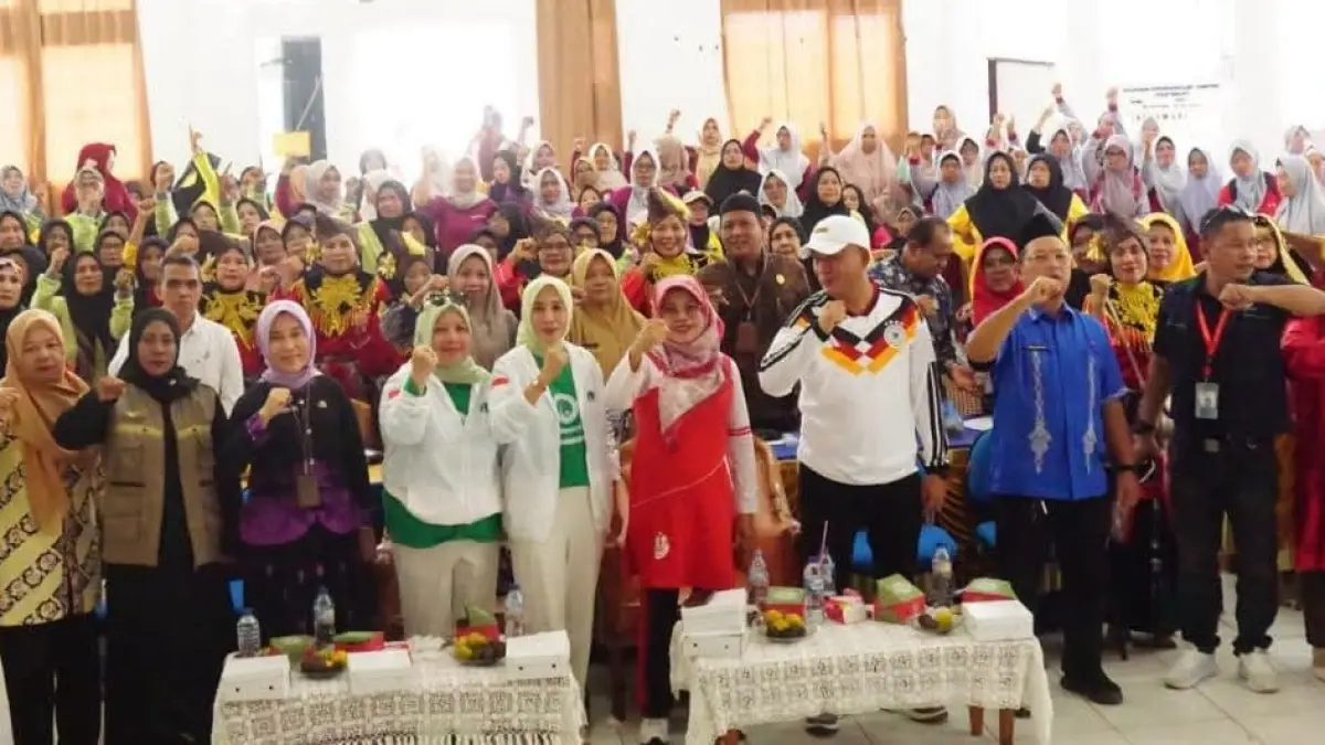 Wakil Bupati Dharmasraya, Leli Arni, menghadiri kegiatan Gebyar Lansia dalam rangka penutupan Hari Lanjut Usia Nasional (HLUN) ke-30. (DOKUMENTASI PEMKAB DHARMASRAYA)
