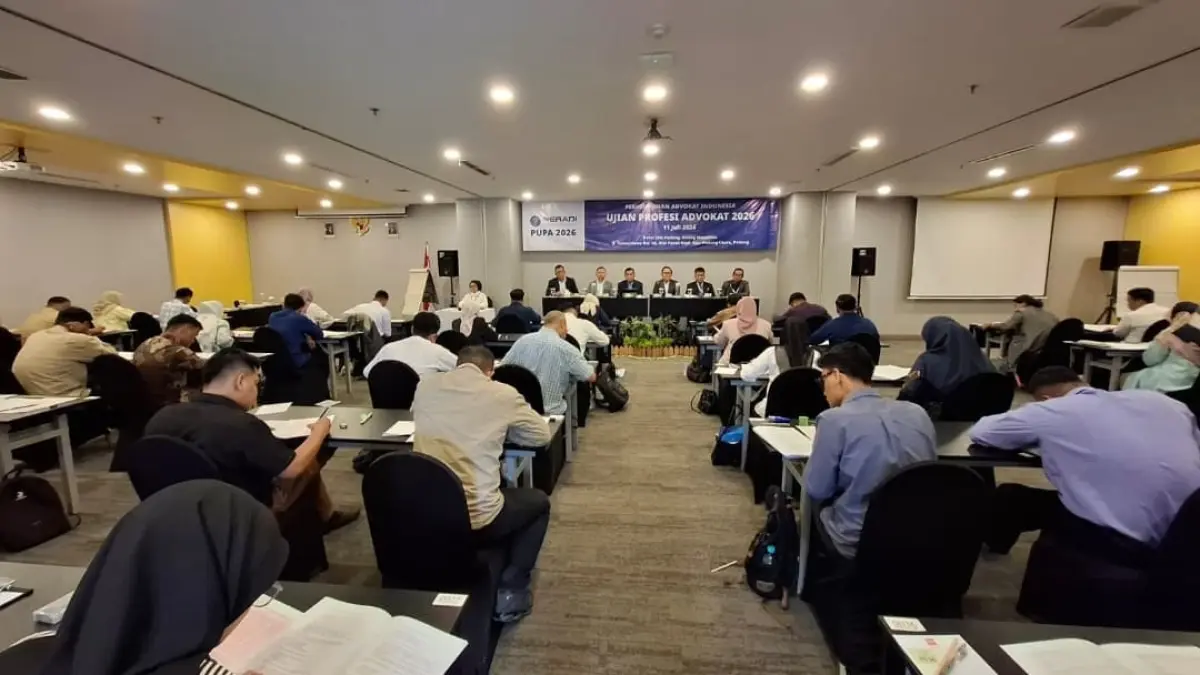 Peserta mengikuti Ujian Profesi Advokat (UPA) 2026 yang diselenggarakan Peradi di Padang, Sumatera Barat.(Foto: Peradi Padang)