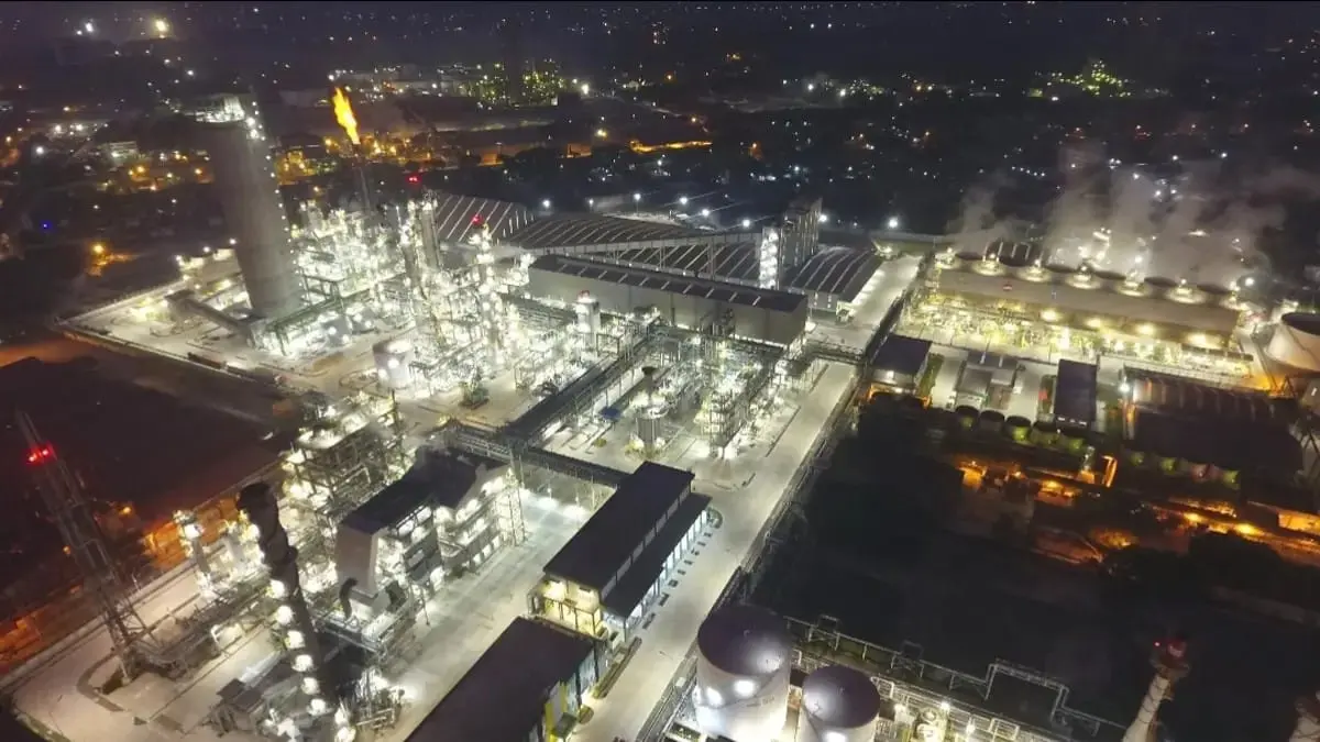 Terlihat pabrik pupuk Petro Kimia Gresik. Di tengah gejolak energi dan iklim industri pupuk terus memperkuat infrastrukturnya.