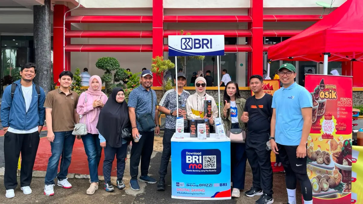 BRI Region 3 Padang berpartisipasi dalam Nobar Bola Gembira di Kantor Gubernur Sumbar untuk mempererat kebersamaan bersama masyarakat dan pemerintah.