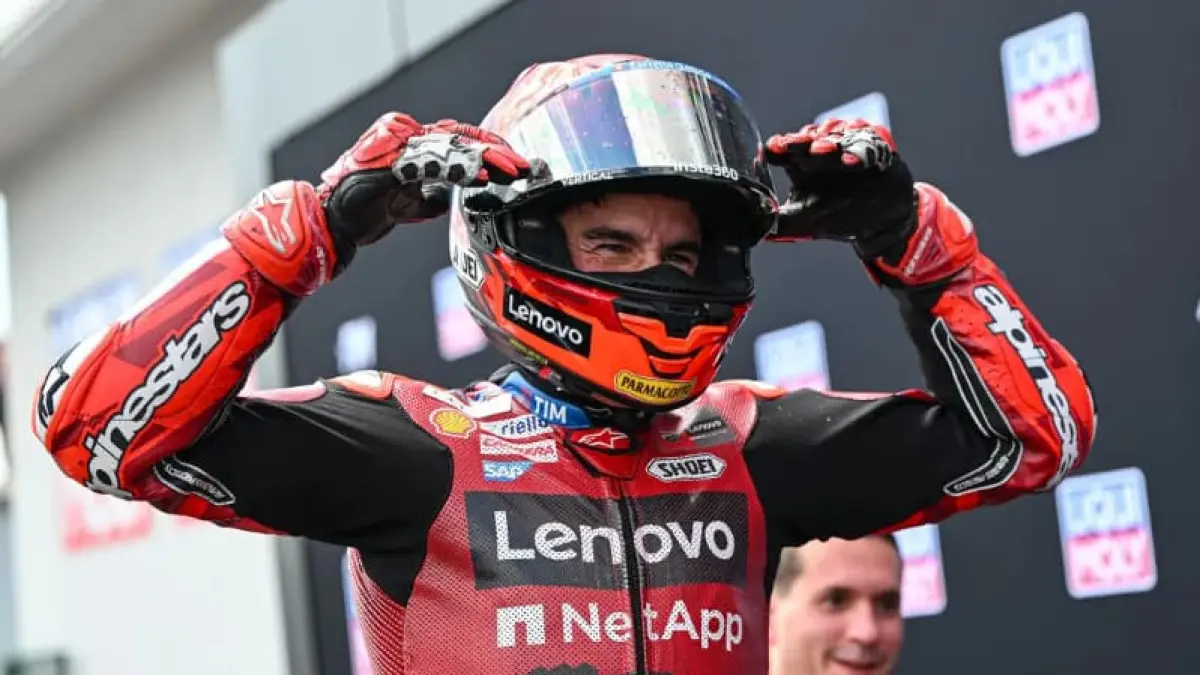 Marc Marquez merayakan kemenangan usai menjuarai MotoGP Jerman 2026 di Sirkuit Sachsenring bersama Ducati Lenovo Team.(Foto: motogp.com)