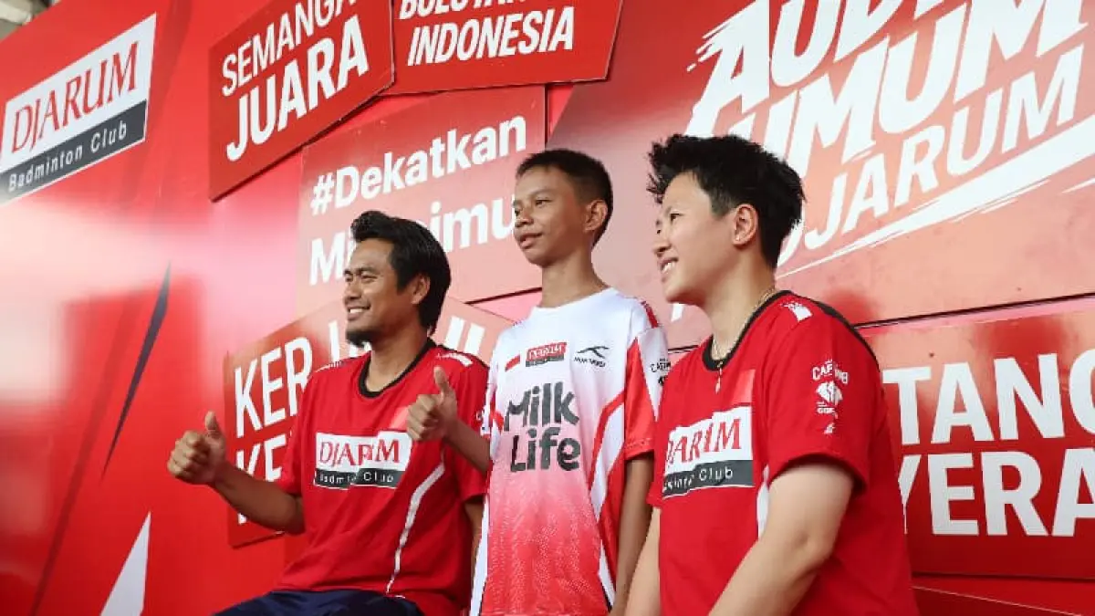 Senyum, sapaan, dan foto bersama melengkapi&nbsp;Meet & Greet&nbsp;para atlet dengan Tontowi Ahmad & Liliyana Natsir, legenda bulutangkis Indonesia. Momen tersebut menjadi tambahan motivasi untuk terus berlatih dan berani menargetkan prestasi yang lebih tinggi.(Foto: PB Djarum)