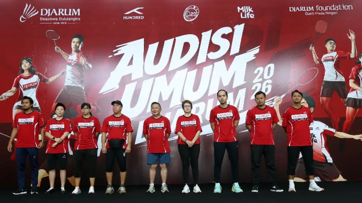 Para atlet mendapat kesempatan bertemu dan dipantau oleh para legenda bulutangkis Indonesia & pelatih PB Djarum. Mereka adalah Tontowi Ahmad, Liliyana Natsir, Maria Kristin Yulianti, Richard Mainaky, Lius Pongoh, Yuni Kartika, Leonard Holvy de Pauw, Andreas Adityawarman, dan Ari Yuli Wahyu Hartanto (dari kiri). Turut hadir pula Sigit Budiarto dan Hendrawan. (Foto: PB Djarum)