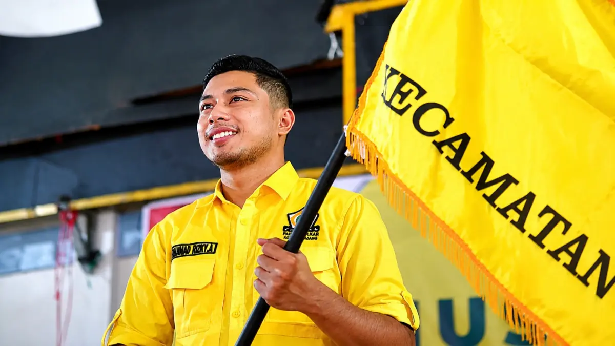 Muhammad Rizky Ananda menerima mandat sebagai Ketua PK Partai Golkar Lubuk Begalung usai terpilih secara aklamasi dalam Musyawarah Kecamatan di Balai Basuo, Kota Padang, Rabu (15/7/2026). (Istimewa)